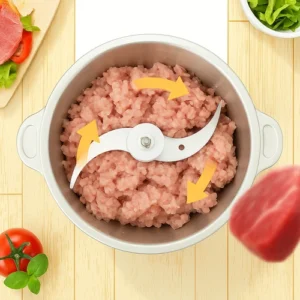 Bol inox rempli de viande hachée prête pour cuisson